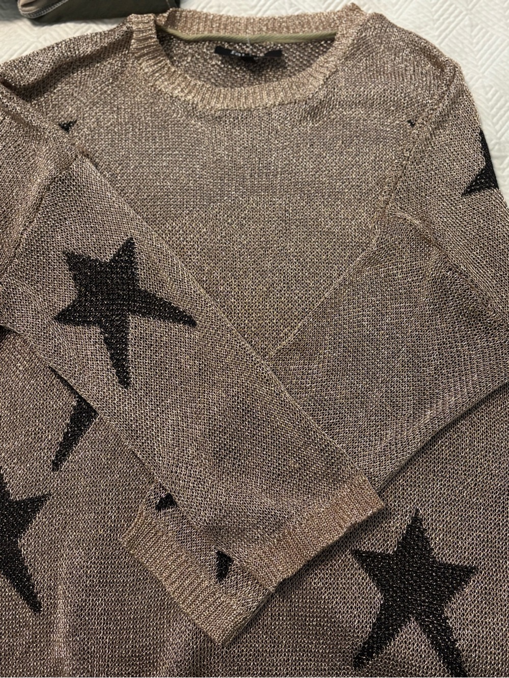 fab'rik bronze  Crewneck Sweater with Black Star Motif